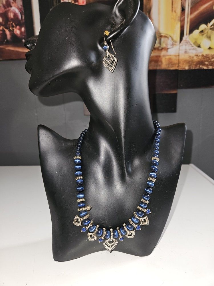 Vintage Avon MN Lapis Blue and Silver Necklace Set