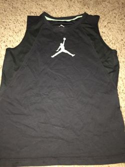 Jordan Tank size 10/12