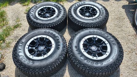NEW (5) 17" Ford Bronco Sasquatch OEM 2025 2026 wheels and tires