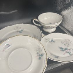 4 Piece Kashmir Rose China Set Pieces