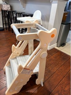 Foldable kitchen step stool