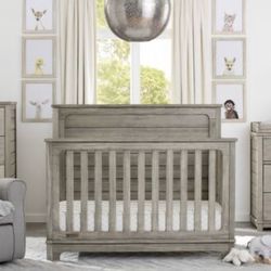 Brand New Baby Crib 4-1, 