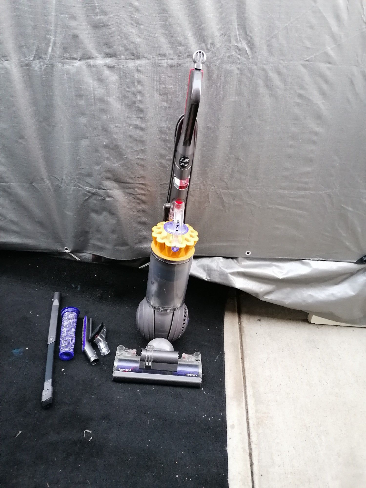 Like new DYSON BALL MULTIFLOOR UP13