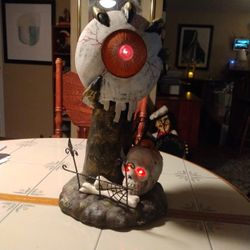 Halloween Decor/Eyeball & Skull