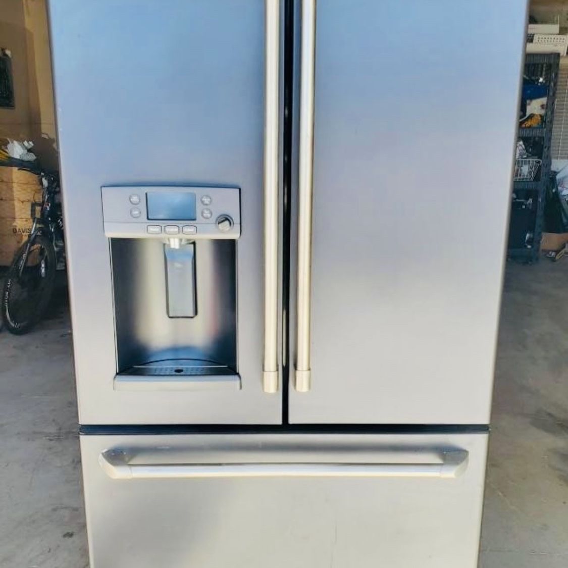 3 Door Full Size Fingerprint Resistant Stainless GE Refrigerator Ice Maker And Hot/cold Water Dispenser