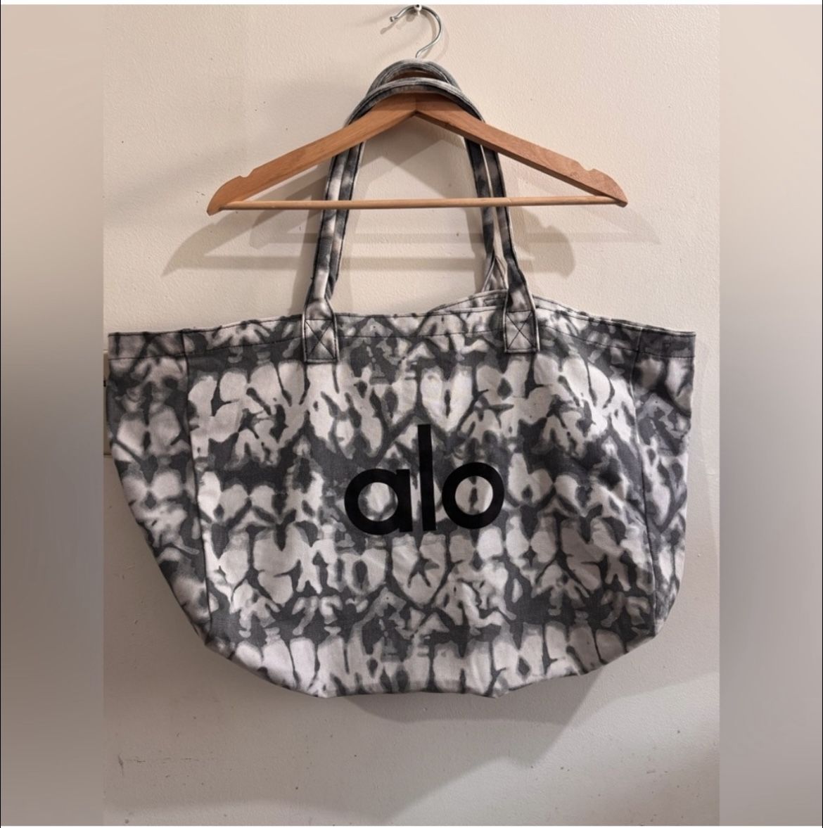 ALO tote bag (OBO)
