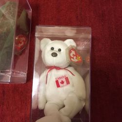 Maple Beanie Baby. Never played with.