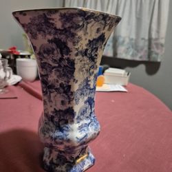 Antic  Vase  
