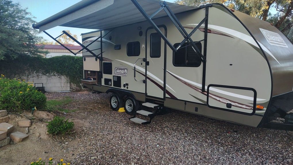 2017 Coleman 27 Ft Ultralight Excellent In And Out