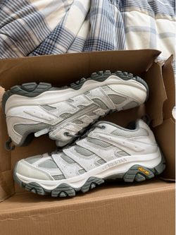 MERRELL hiking shoes new in box