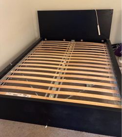 Queen size Matt black frame