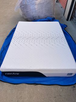 Like New Nectar Classic Memory Foam, King Mattress, Perfect Condition