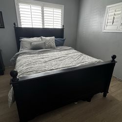 Queen bedroom set
