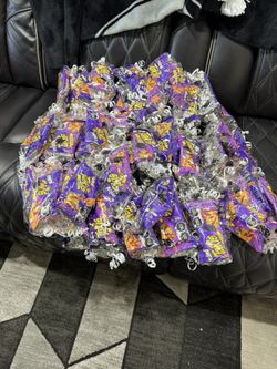 TAKIS LEIS