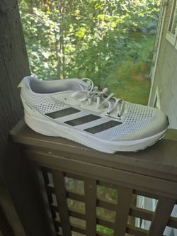 New men's shoes size 13
