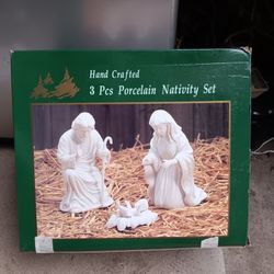 !! Hand Crafted Porcelain  Nativity Set
