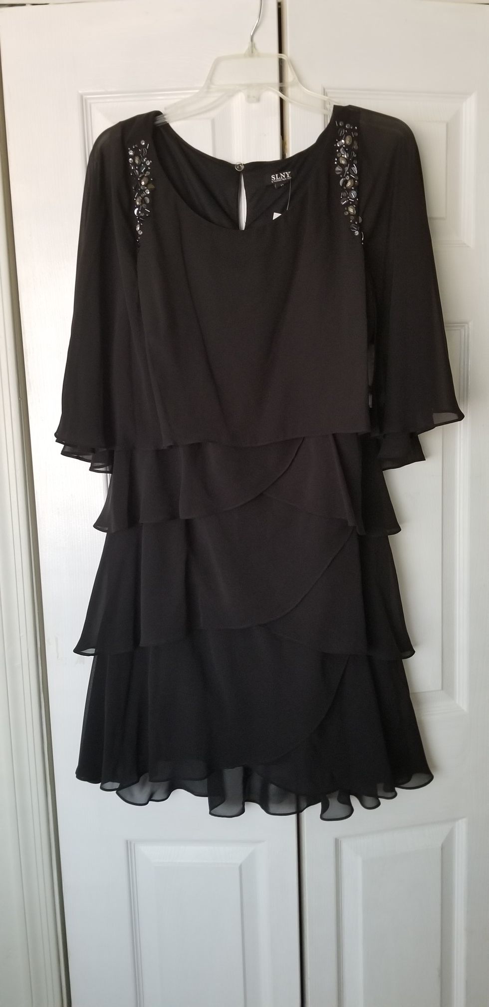 Black dress strech/ vested adjustable negro