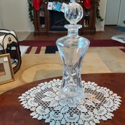 13 INCHES Tall  GORGEOUS  crystal, DECANTER 