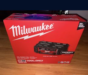 Milwaukee New Radio Bluetooth Pack Out 