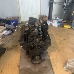 305 Motor With Carburetor. 