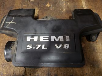 2008 Ram 1500 V8 5.7 Hemi cover with sensor
