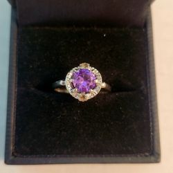 Vintage 10k Gold Purple Stone Ring 