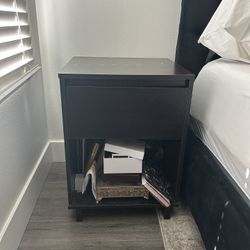 2x Bedside Tables 