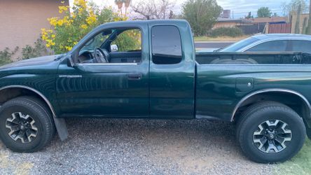 1999 Toyota Tacoma  SR5 v6