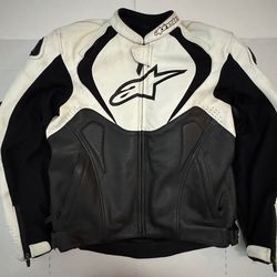 Pre Owned Good  Alpinestars Jaws  Leather Motorcycle Jacket  Removable Lining  Shoulder Back Elbow Protection Black White  Men  Size 44