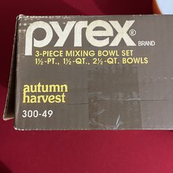 Vintage  Bowls Pyrex 