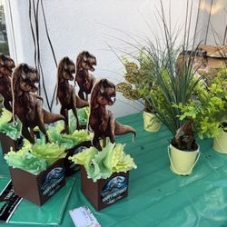 8 Dinosaur Center Pieces For Dino Party