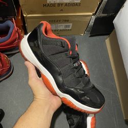 Jordan Bred 11 Lows size 9.5 USED 