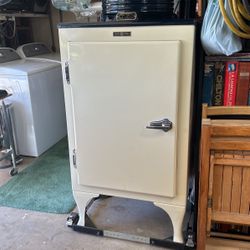 Antique General Electric Monitor Top Fridge 