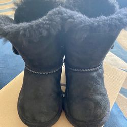 UGG T Bailey Button II, Black - Toddler 7
