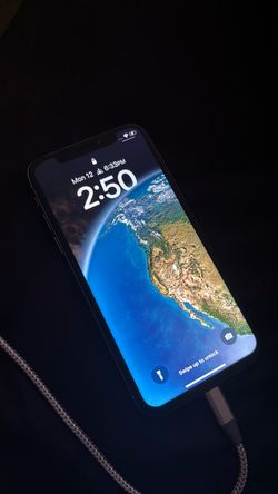 iPhone X For Sale it’s unlocked