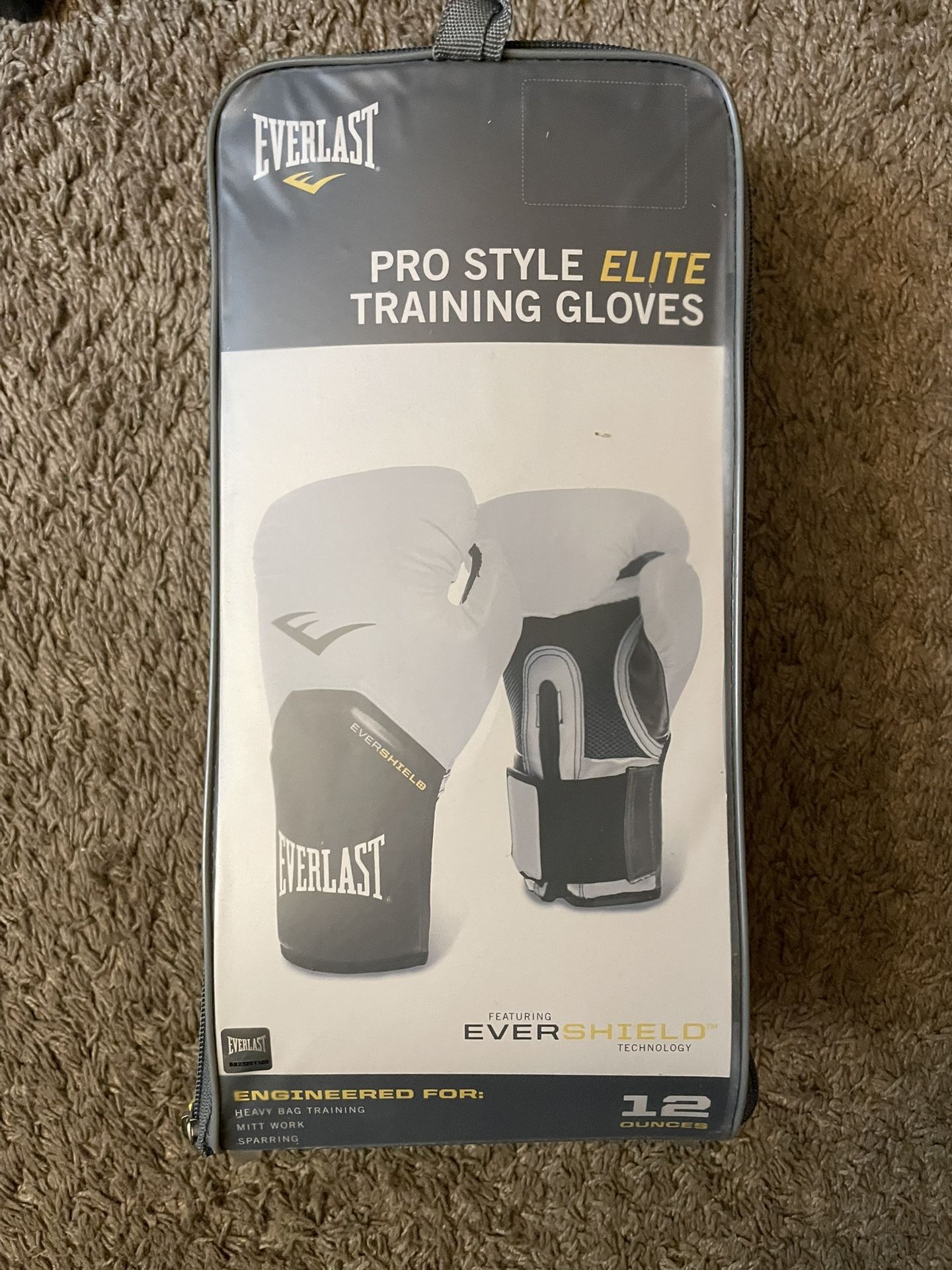 Everlast White Boxing Gloves 12 oz and Black Hand Wraps