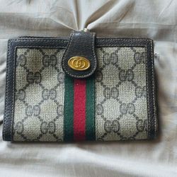 Authentic Vintage Gucci Bi-Fold Coin Wallet 