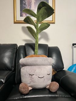 Greenhouse by Russ 4-Foot Tall Rubber Tree Plush