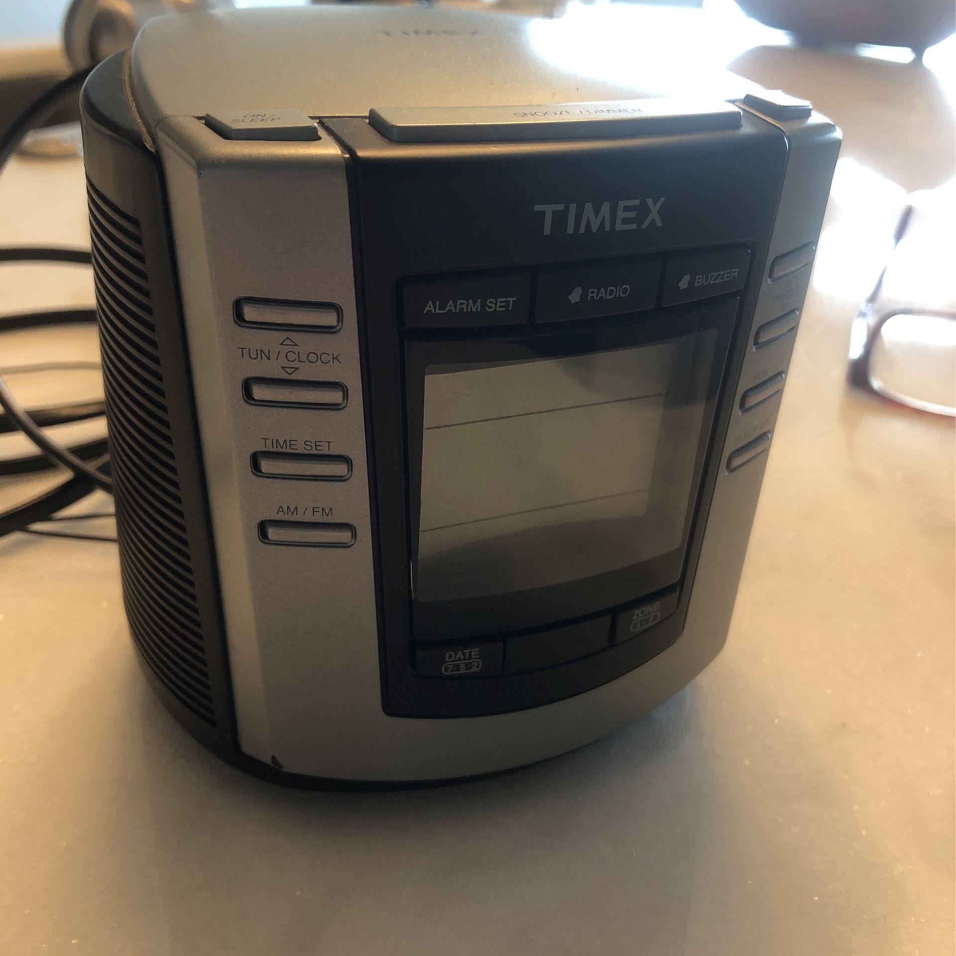 Timex T301B Digital Tuning Alarm Clock  AM FM Radio