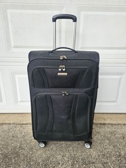Samsonite Medium Size Expandable 4 wheels Spinner Luggage Suitcase