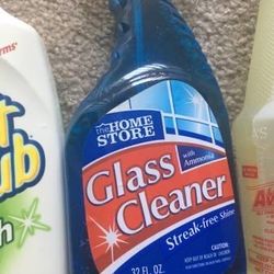 New!  Glass Cleaner Spray Bottle - Streak Free