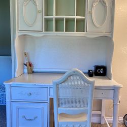 Young America (Stanley Furniture’s youth line) Isabella Desk w/ Hutch & Chair