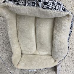 Brand New Print Plush Pet Bed
