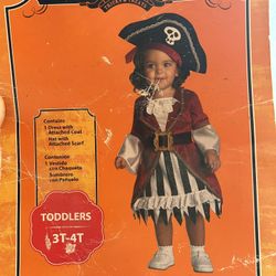 Toddler girl, pirate costume