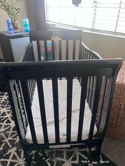 Mini crib