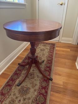 Vintage Mahogany Round  Table