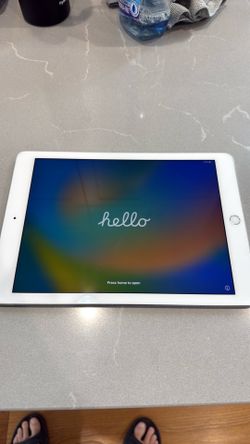 iPad Pro 9.7, first gen, 32gb
