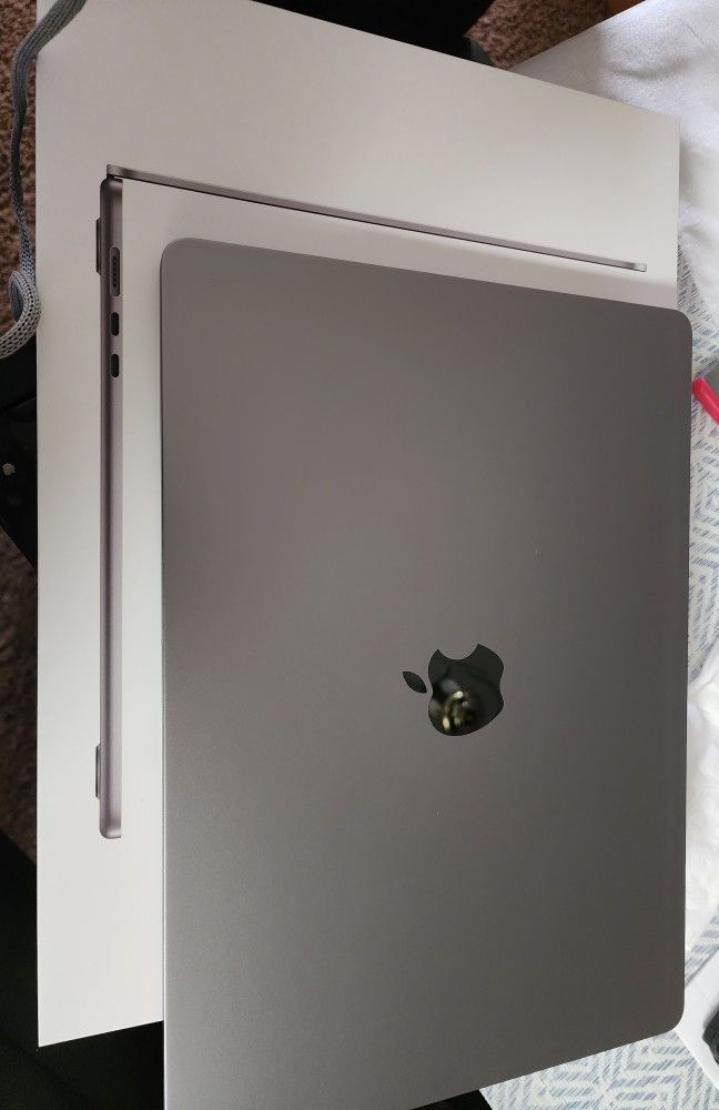 Macbook Air 15 Inch
