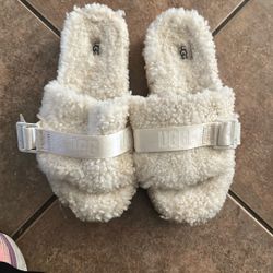 UGG Sandals Size 9 Ivory 