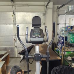 Elliptical workout machine 
